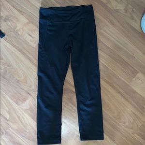 Under armour capri athletic leggings